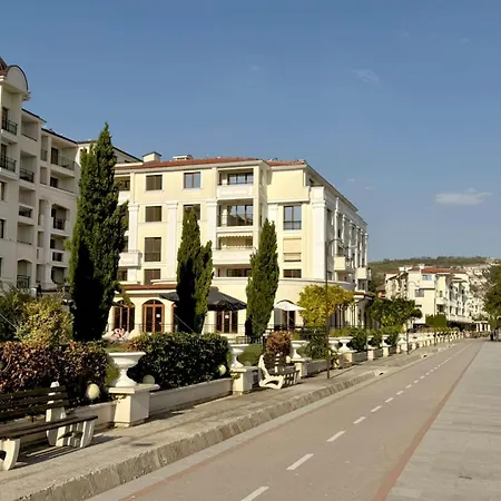 Appartement Caricia Complex Carpe Diem - Sea View , Free Parking & Swimming Pool Baltsjik