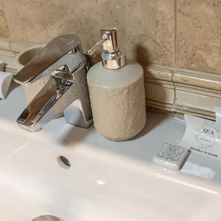 Caricia Complex Carpe Diem