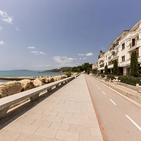 Caricia Complex Carpe Diem - Sea View & Free Parking Baltjik