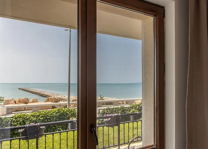 Apartment Caricia Complex Carpe Diem - Sea View , Free Parking & Swimming Pool