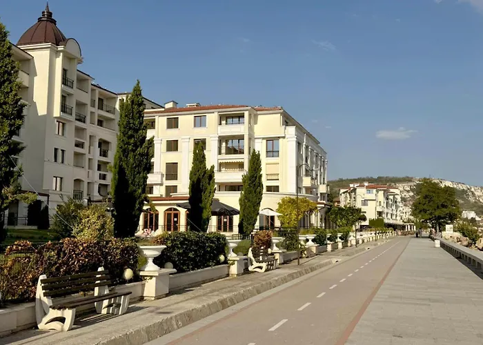 Apartment Caricia Complex Carpe Diem - Sea View , Free Parking & Swimming Pool Balchik